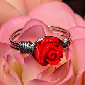 Wire and Acrylic Rose Bead Ring